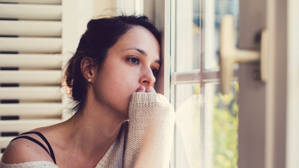 how to know if you are depression or jut sad